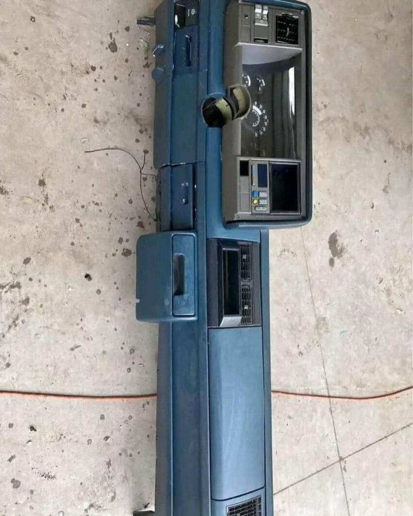 88-94 chevy Silverado blue dashboard - Image 4