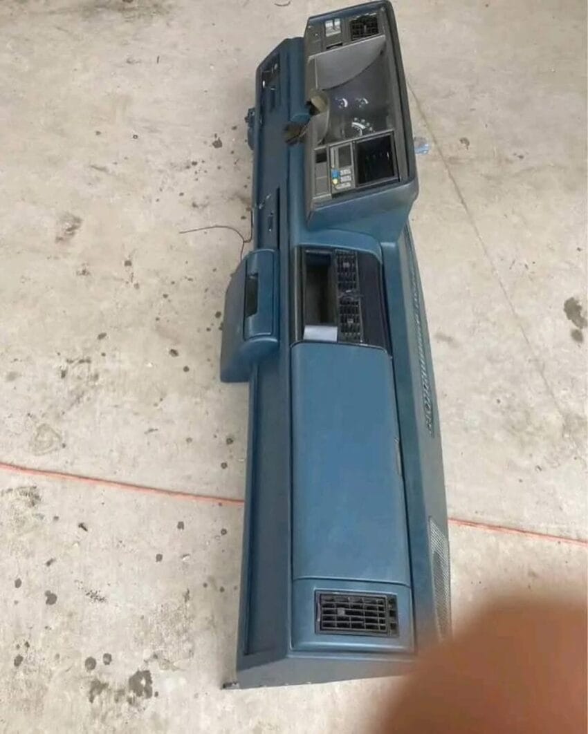 88-94 chevy Silverado blue dashboard - Image 2