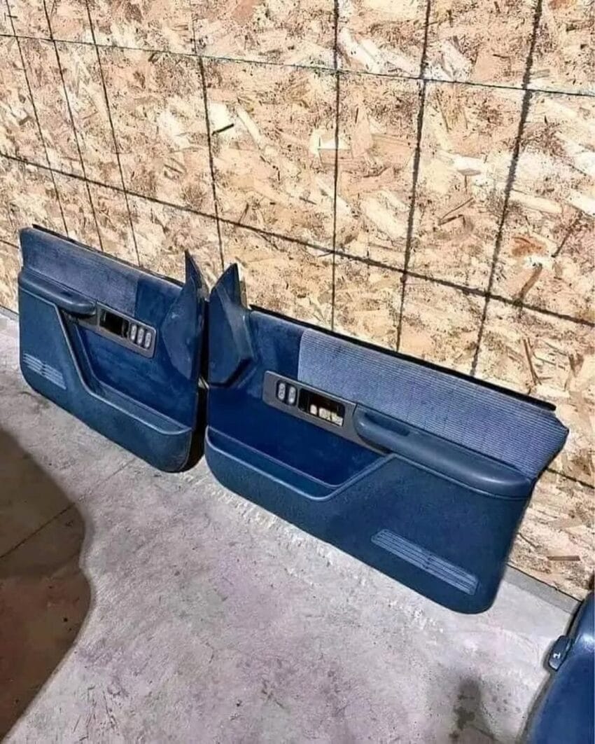 88-98 OBS Chevy blue door panels for sale - Image 3