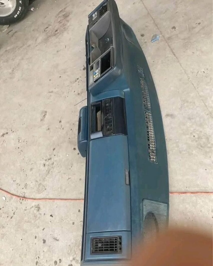 88-94 chevy Silverado blue dashboard - Image 3