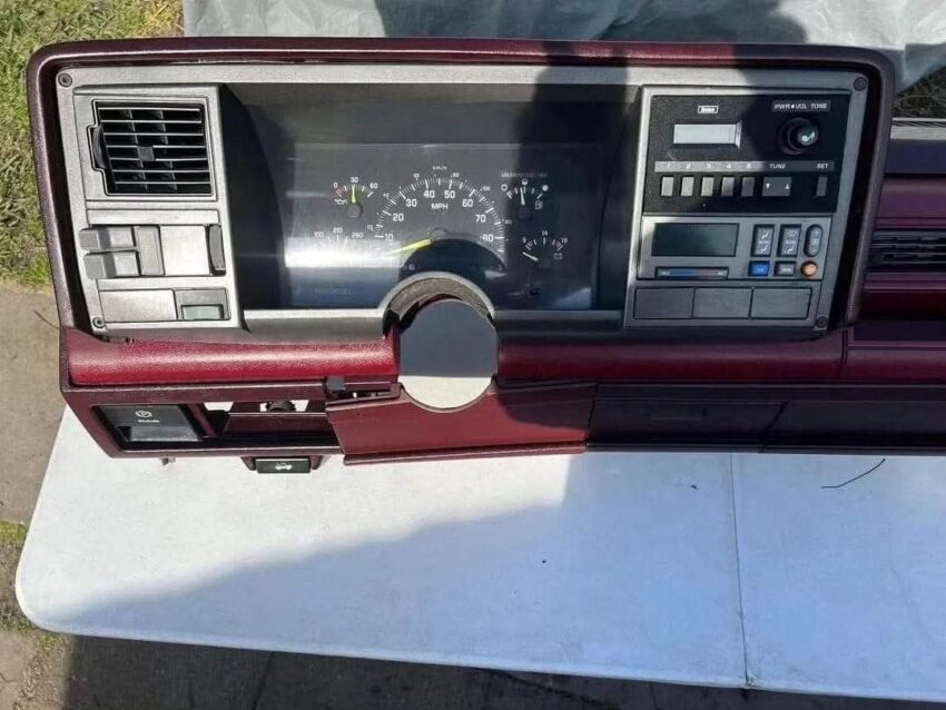 88-94 Chevy GMC Maroon Dashboard - Image 4