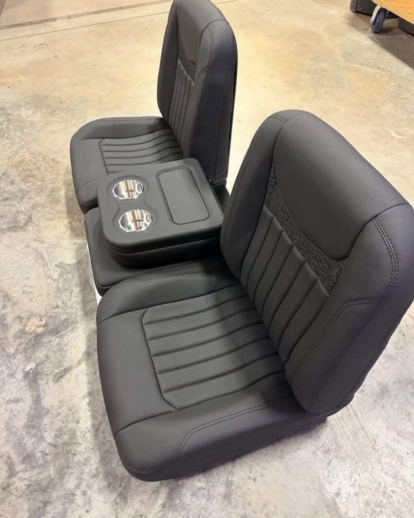 C10 Seats with Console - Image 2