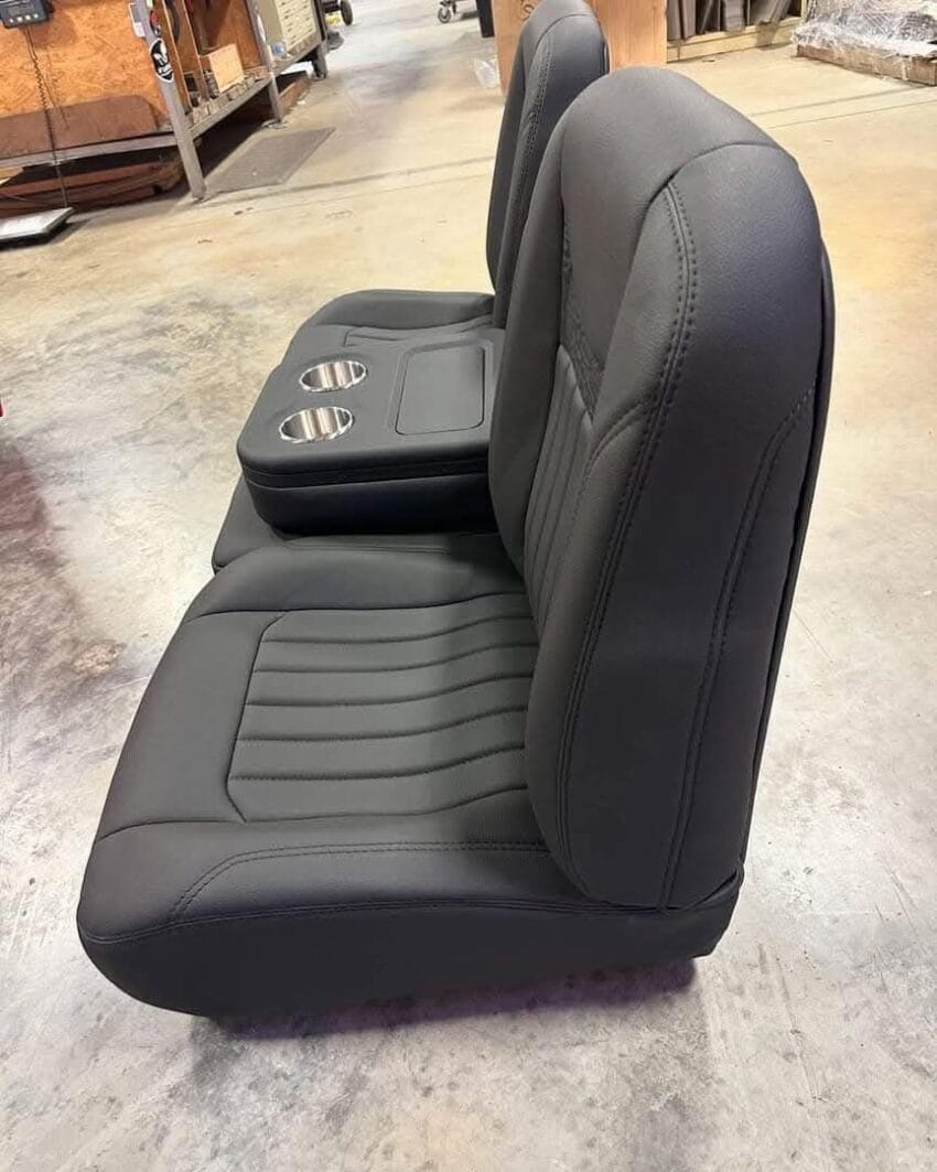 C10 Seats with Console - Image 3