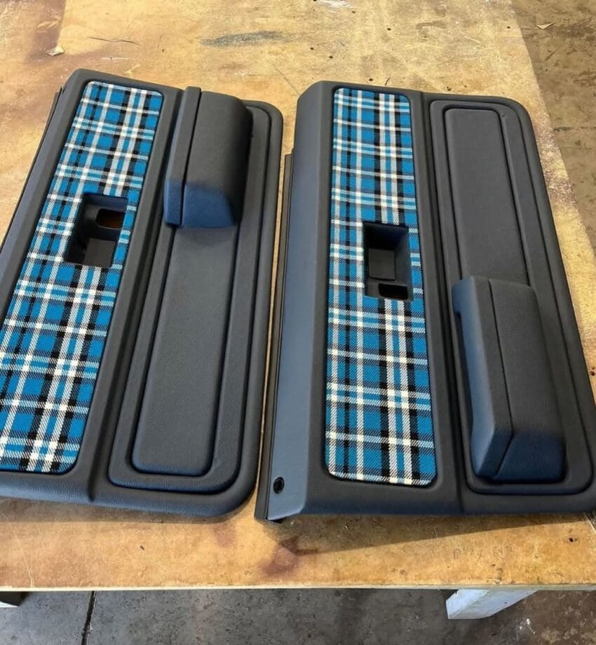 C10 Bucket Seats with Console and door Panels - Image 6