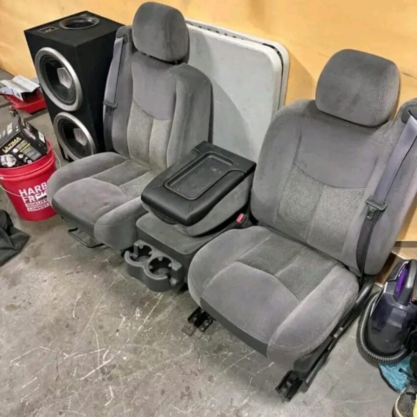 99-07 04 silverado front seats and console