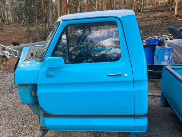 Custom Tub for Dual Wheel Ford F100 Truck