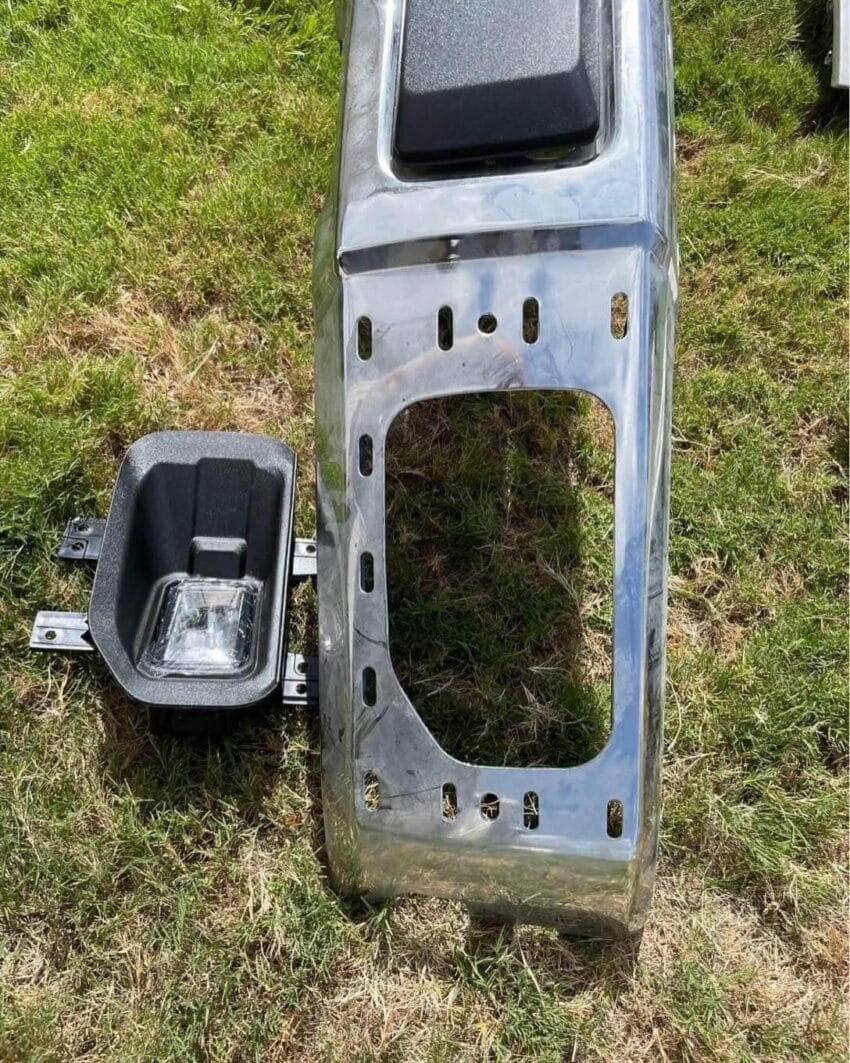 Ford F-series bumper and light assembly - Image 2