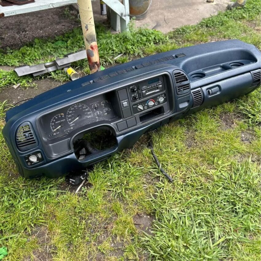 99-06 OBS Blue Dashboard