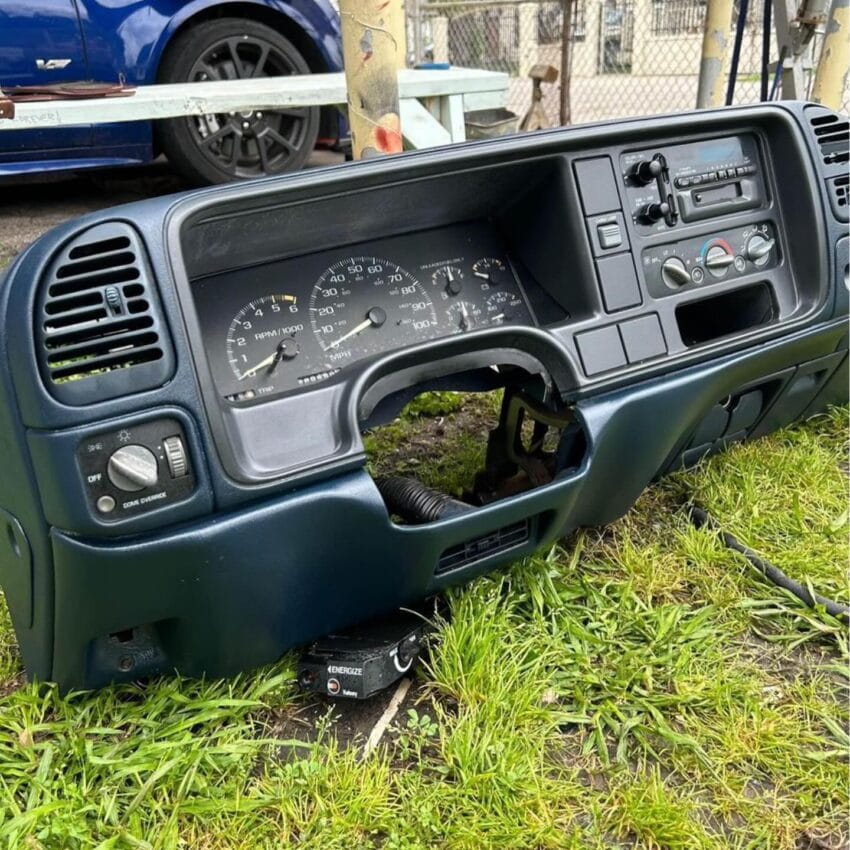 99-06 OBS Blue Dashboard - Image 3