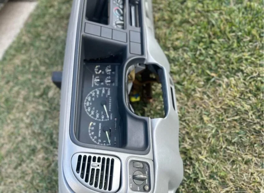 95-96 Chevy/GMC Dashboard - Image 3