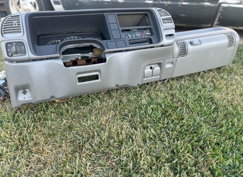 95-96 Chevy/GMC Dashboard - Image 2