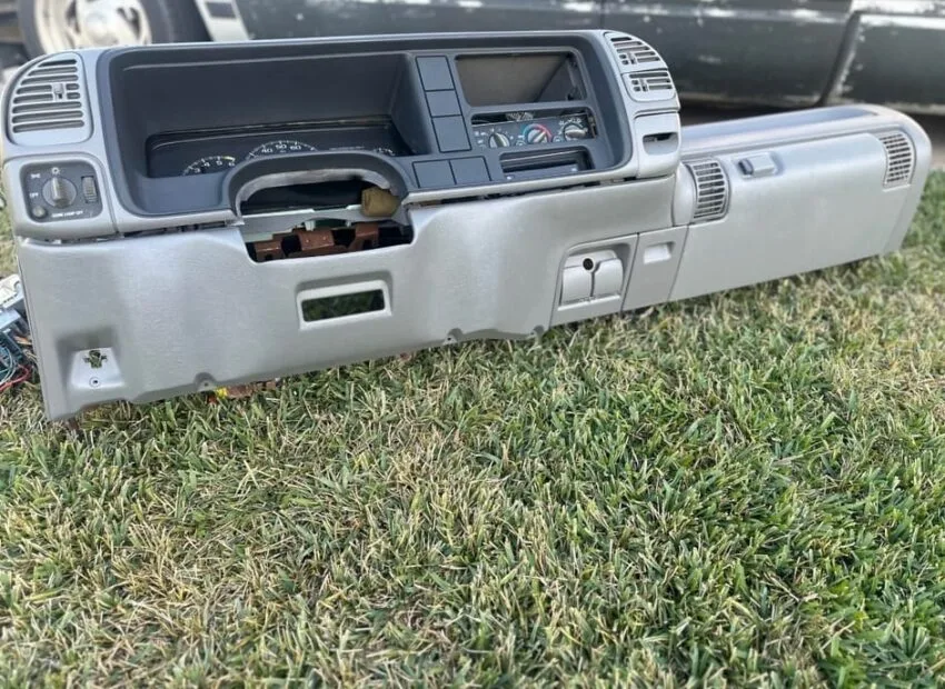 95-96 Chevy/GMC Dashboard - Image 2
