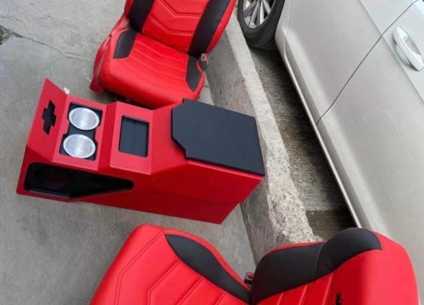 99-06 Chevy Front Seats with Console - Image 3