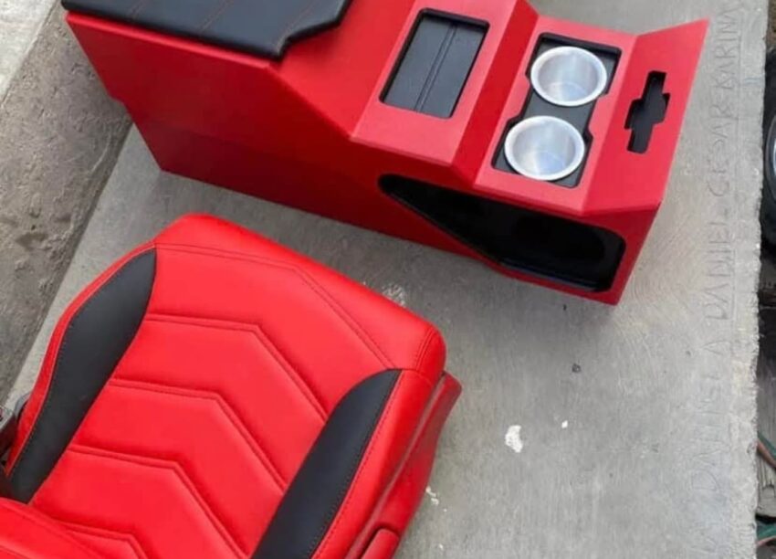 99-06 Chevy Front Seats with Console - Image 4