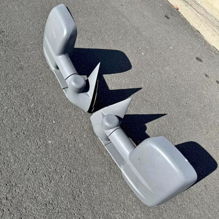 99-06 Chevy Silverado Mirrors - Image 2