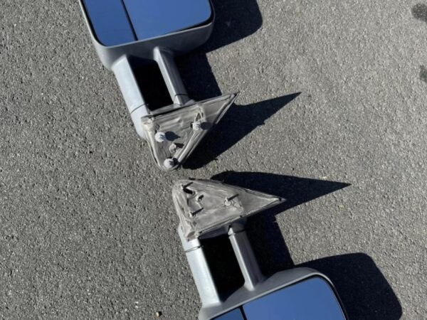 99-06 Chevy Silverado Mirrors