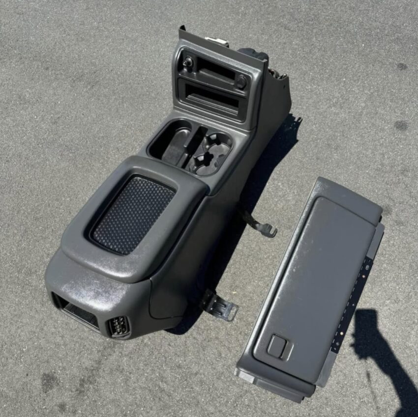 99-07 Chevy Silverado SS Console