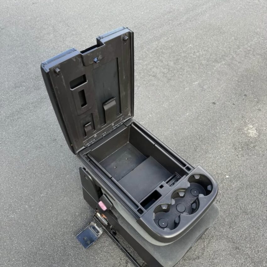 07-13 Chevy GMC Silverado Sierra Tahoe Yukon Seat - Image 5