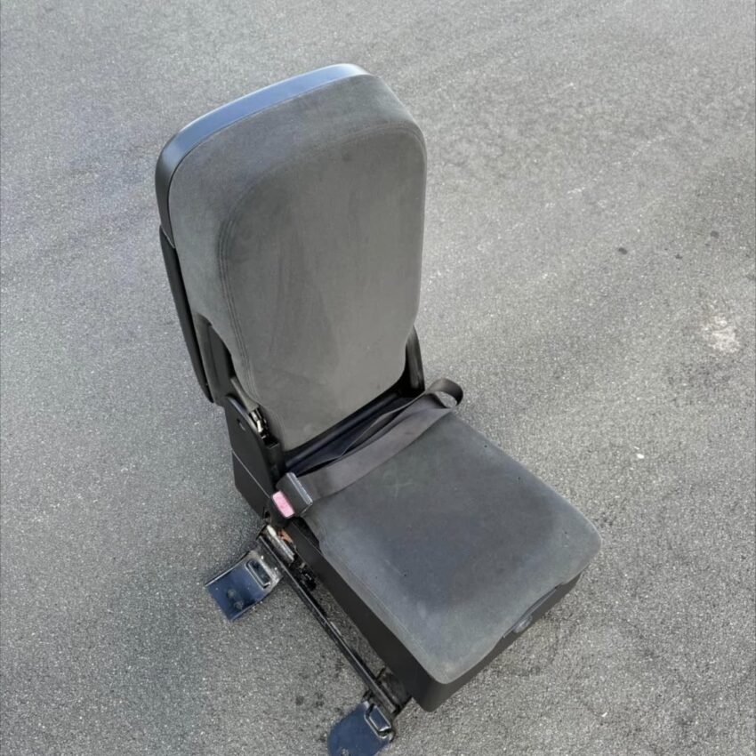 07-13 Chevy GMC Silverado Sierra Tahoe Yukon Seat - Image 3