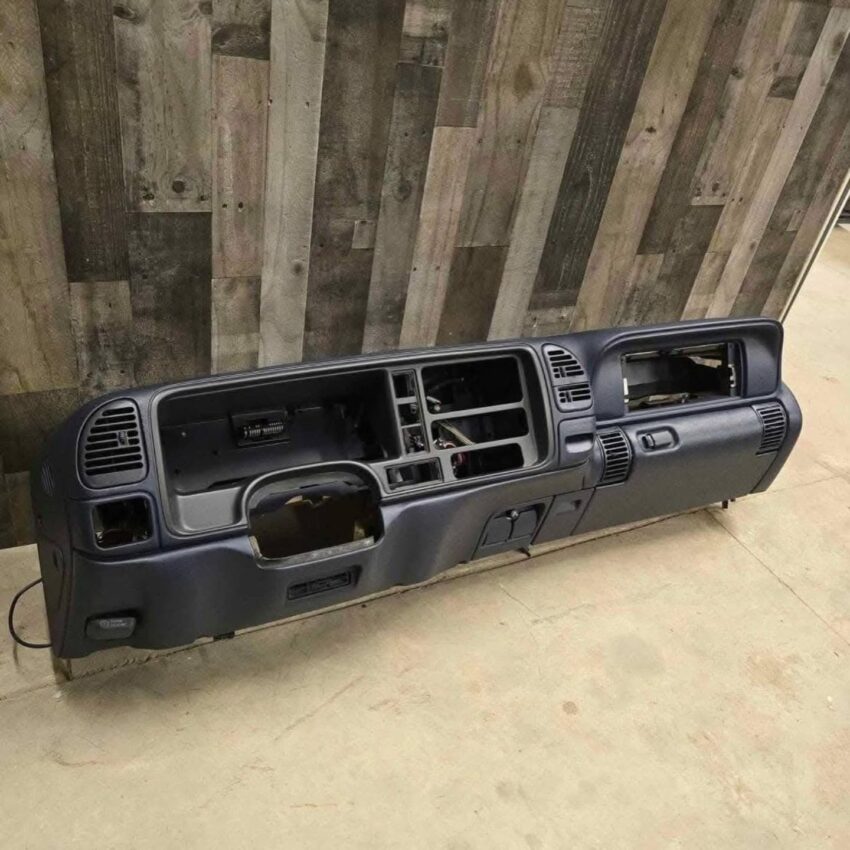 1997-99 Chevrolet Dashboard - Image 3