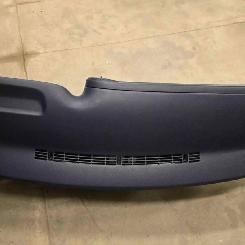 1997-99 Chevrolet Dashboard - Image 2