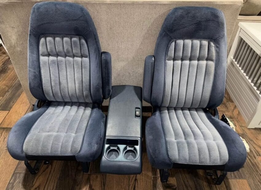 88-94 Blue bucket seats with center console