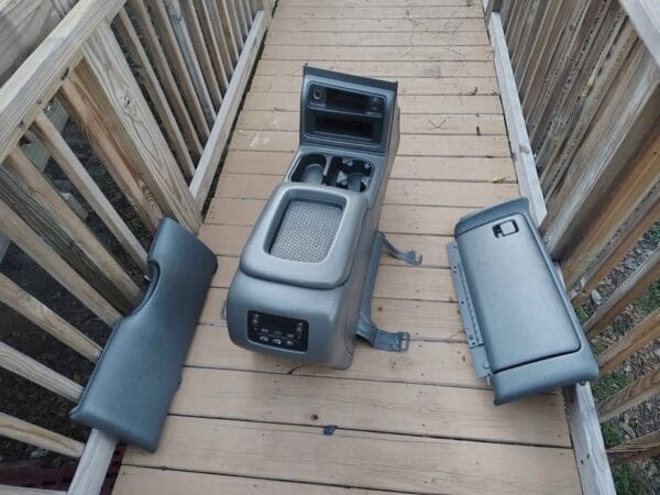 99-06 Silverado Center Console
