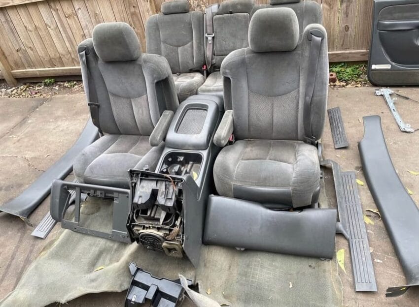 2003-2006 Chevy GMC Interior - Image 3
