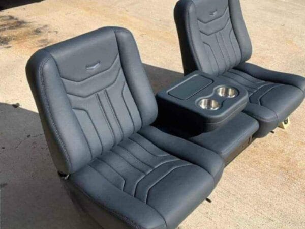 C10 black Seats with central console