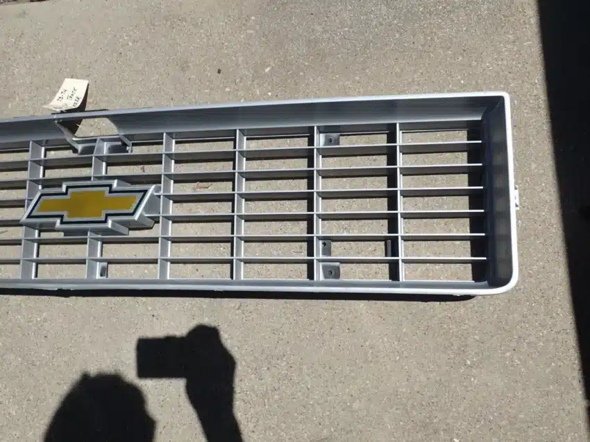 1973-74 Chevy Blazer grill for sale - Image 4