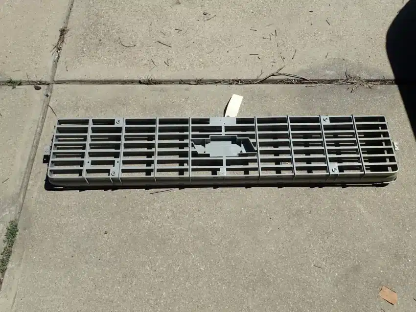 1973-74 Chevy Blazer grill for sale - Image 5