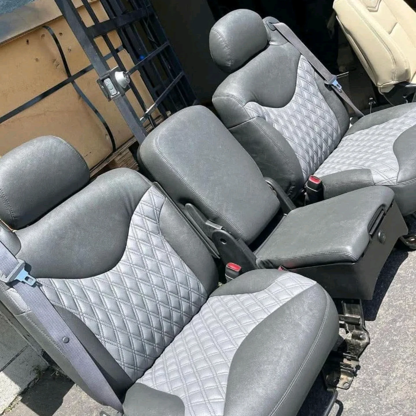 1999-2006 Chevy Silverado Seat with Center Console