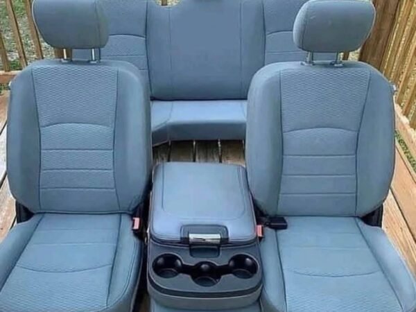 Chevy 97/ 2013 Complete Seat With Console Seats Belt