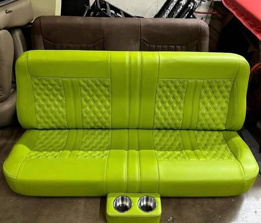 Classic Granny Smith (not as bright in person) with white stitching double diamond line without center bolsters