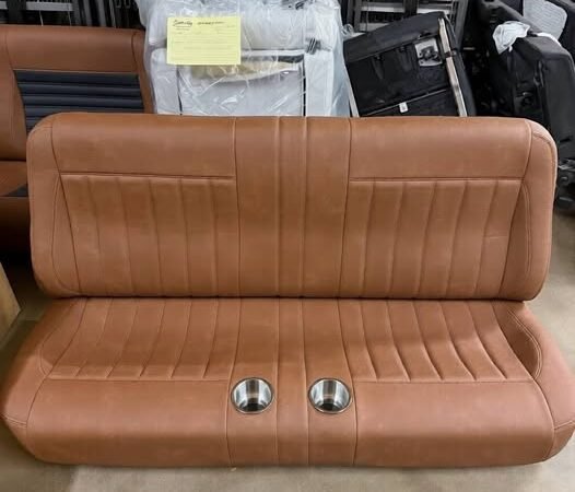 Distressed buck pleats without center bolsters and SS cups