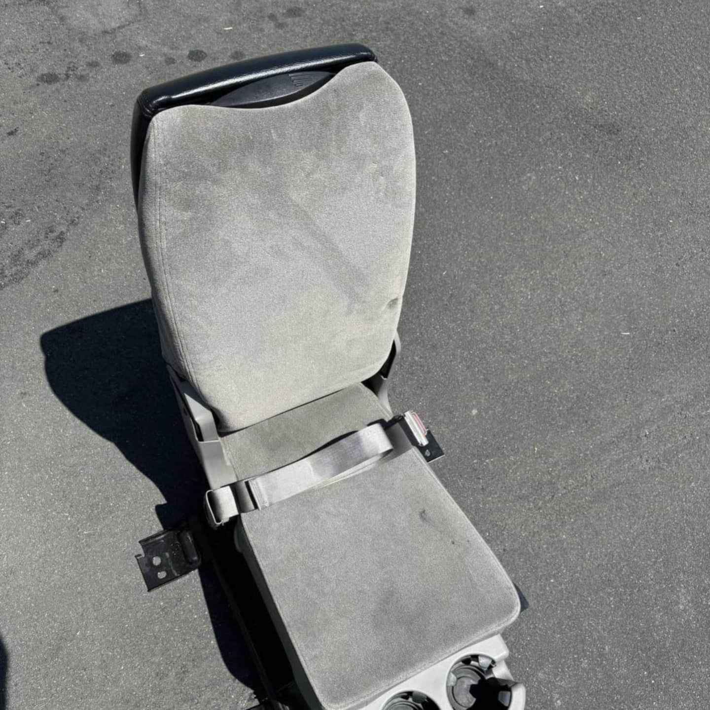 99-06 Chevy Silverado Tahoe Suburban GMC Sierra seat with center console - Image 2