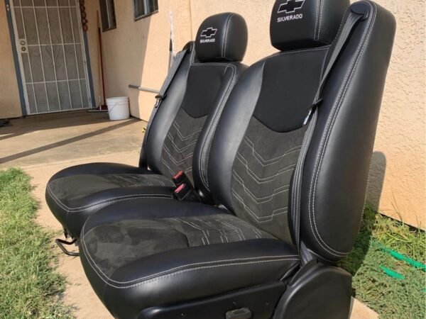 99-06 Silverado bucket seats with bowtie